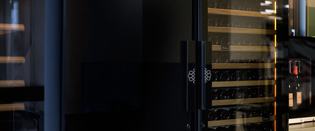 性能・機能も美しさも最上級。 大切なワインと暮らす 喜びを与えてくれるセラー。