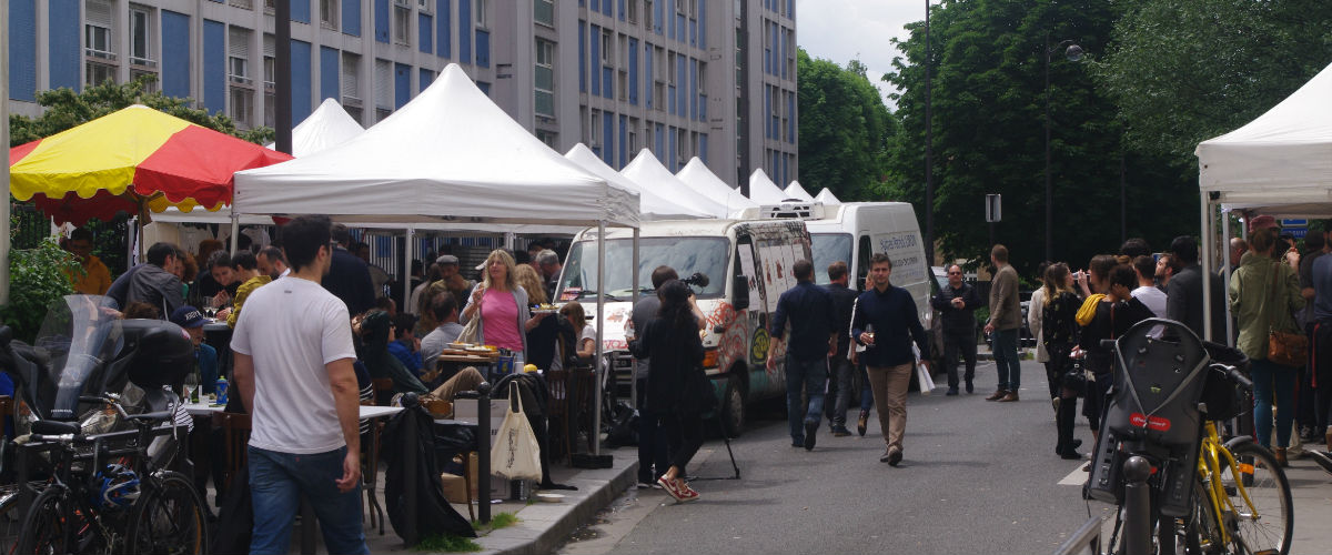 「自由なるワイン！　パリ、初夏の試飲会」