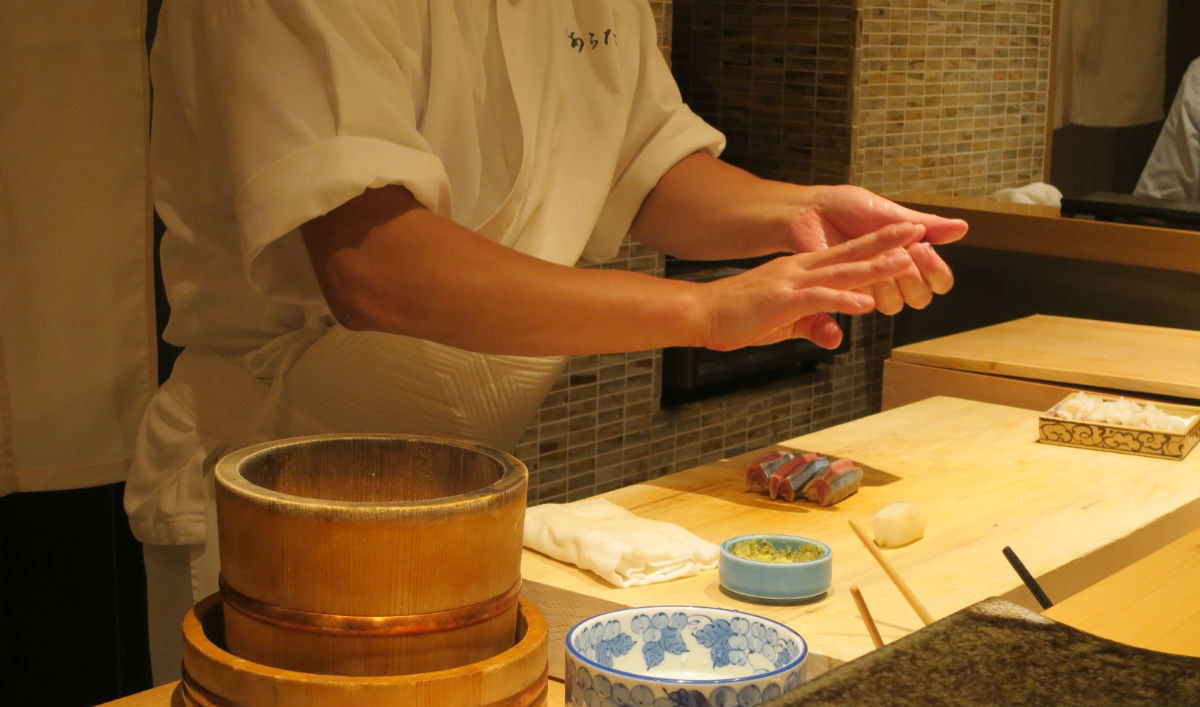 口コミで人気上昇中の江戸前鮨「銀座 あらた」へ！