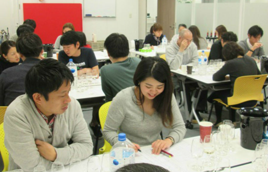 『冷蔵庫での保管はワインを劣化させるのか?』