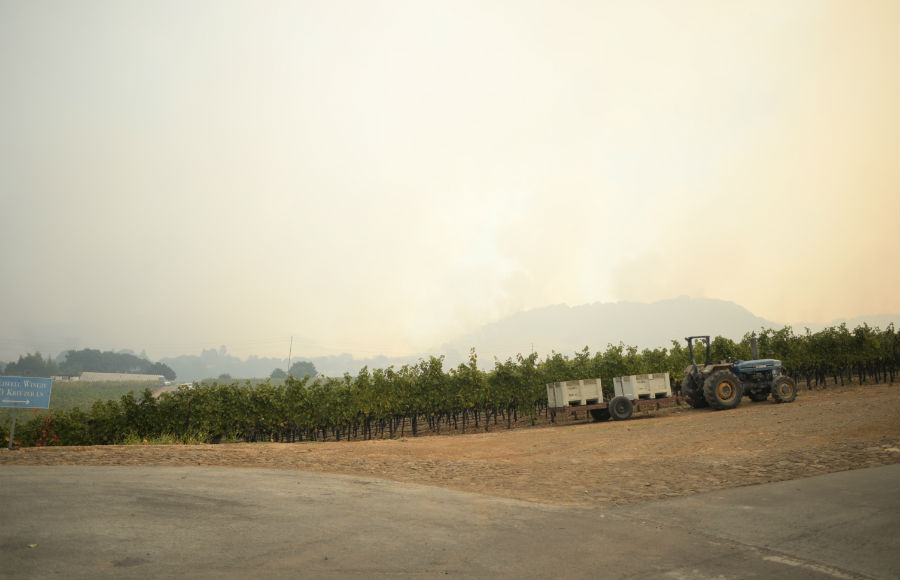 火事の煙に包まれるナパの空