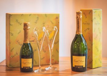 女性たちの日に、ミモザとジョセフ・ペリエを