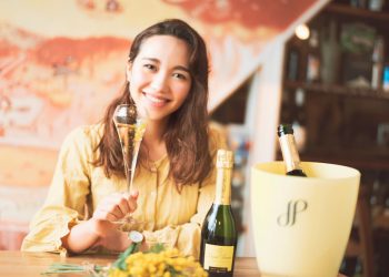 女性たちの日に、ミモザとジョセフ・ペリエを