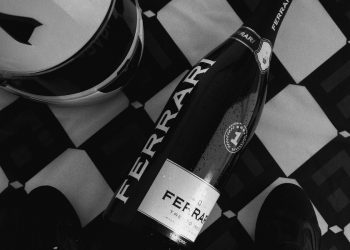 フェッラーリがF1® セレブレーションボトルを発売