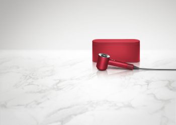 ダイソン ヘアケア製品のレッドカラーモデルが限定で登場